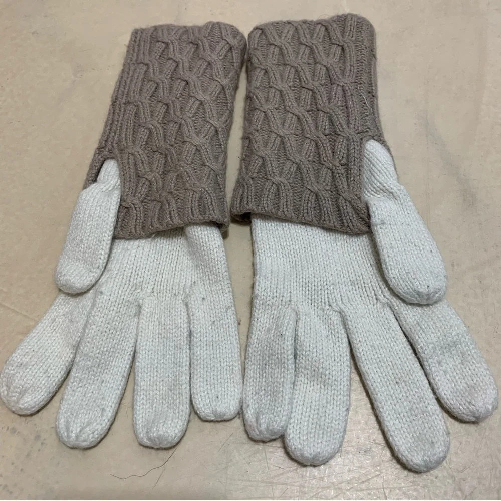 Fossil Tan & Cream Cable Knit Stretch Long Gloves Winter Fashion Dainty Womens